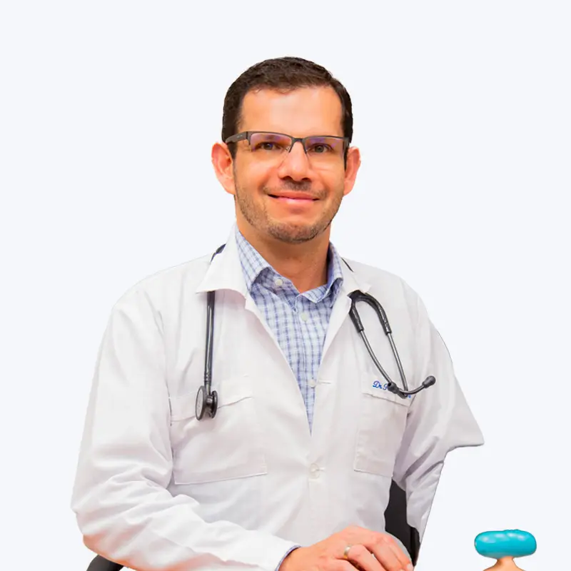 Dr. Paulo Quiros Dermatólogo en centro medico san joaquin