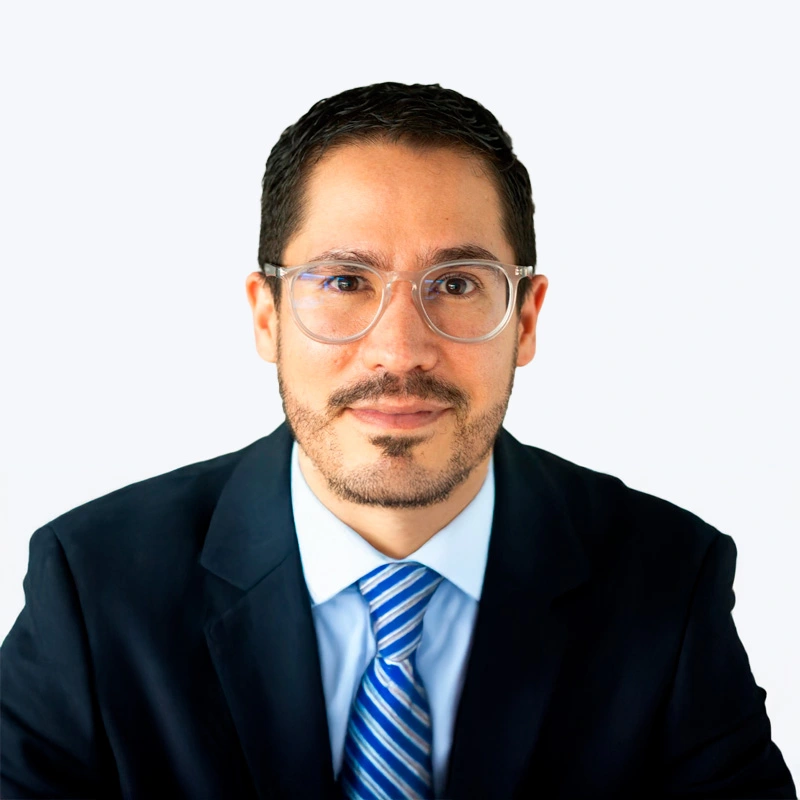 Dr Alejandro Callau endocrinologo en centro medico san joaquin