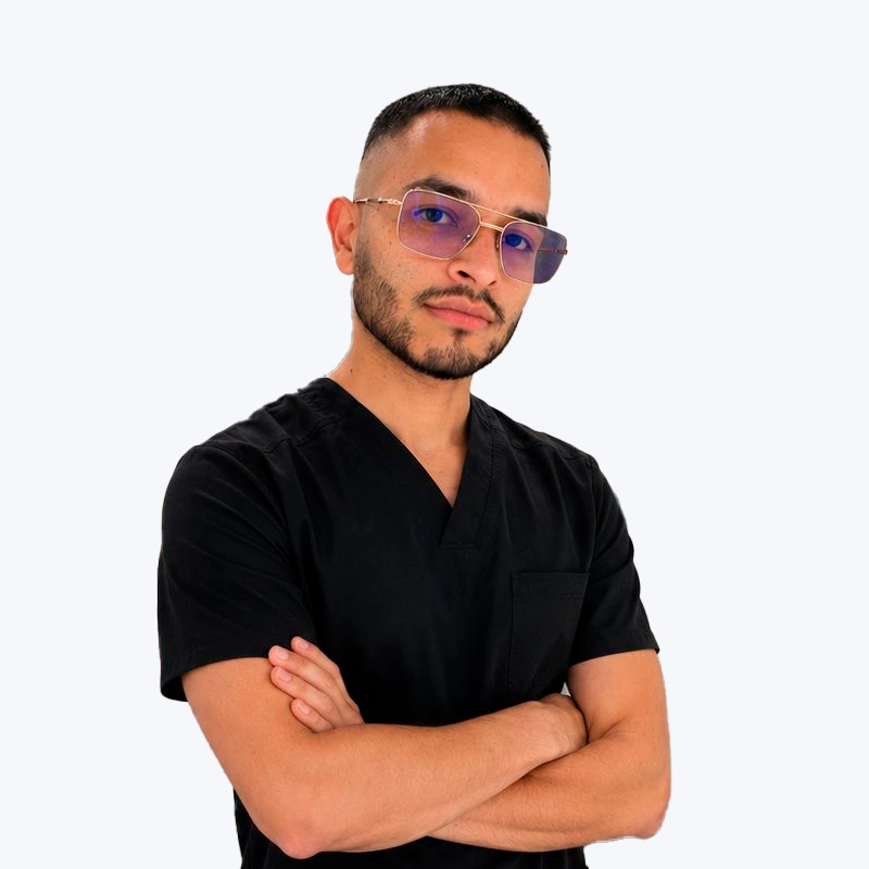 Dr Ariel Solano terapia fisica en centro medico san joaquin